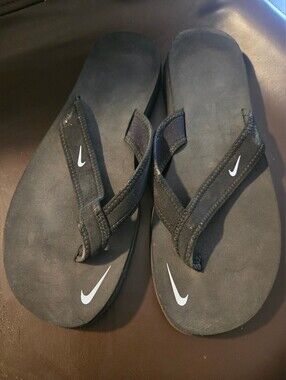 Womens Nike Celso Girl Thong Black White Slip On Sandals 314870-011 Size 8